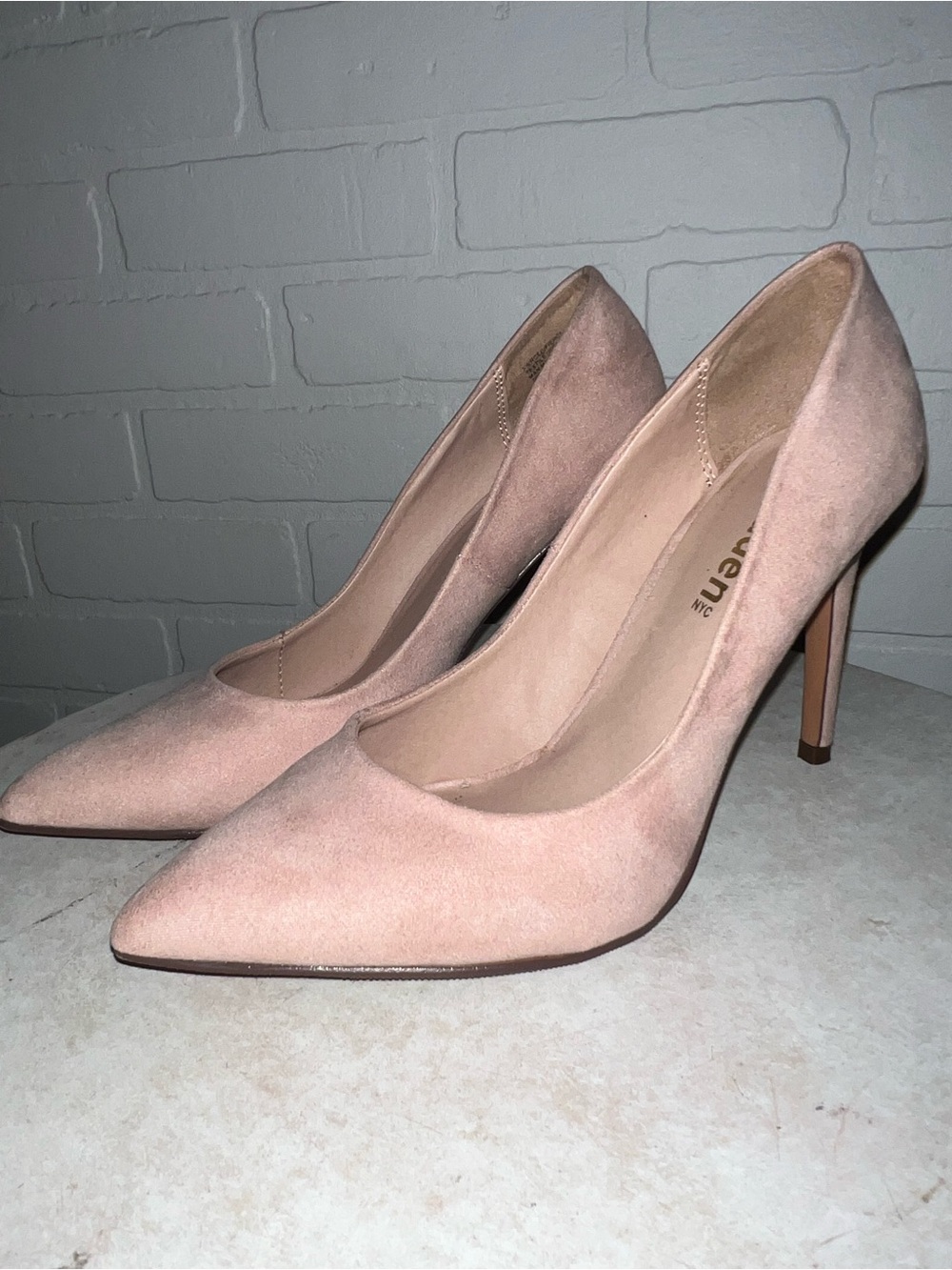 Classic Pointed-Toe Suede Pumps - Blush Pink